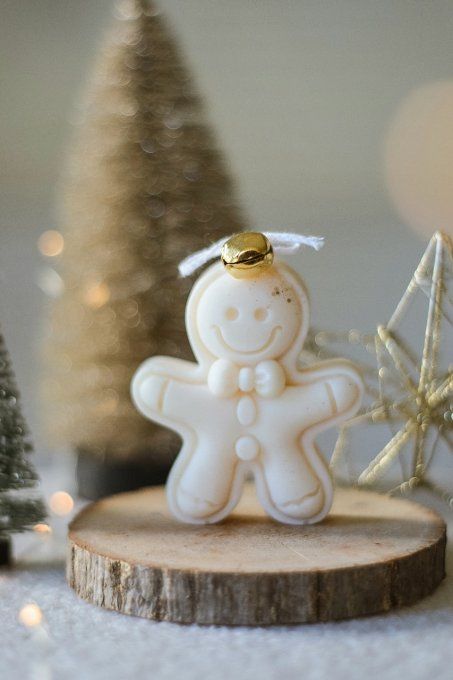 Bougie Gingerbread avec sa clochette