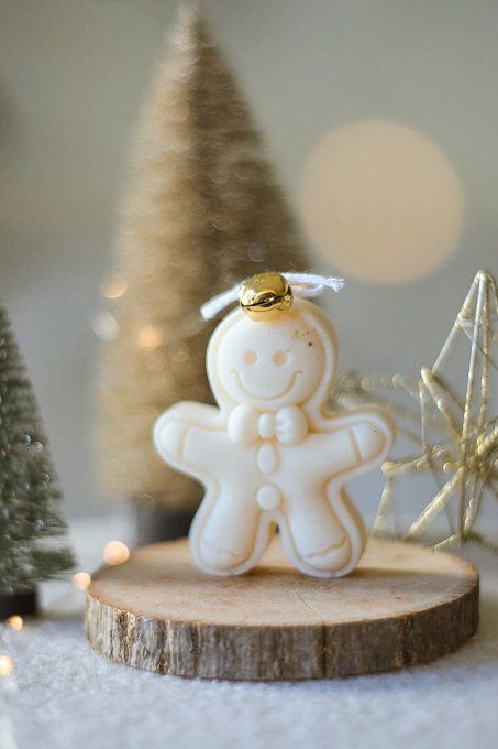 Bougie Gingerbread avec sa clochette